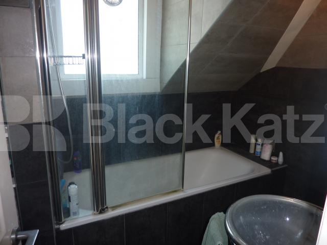 			MINS TO PRIMROSE HILL!!, 1 Bedroom, 1 bath, 1 reception Flat			 Elsworthy Road, PRIMROSE HILL